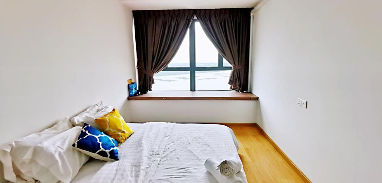 Superb Seaview Royal Strand Danga Bay Country Garden Apartment Джохор Бахру Екстериор снимка