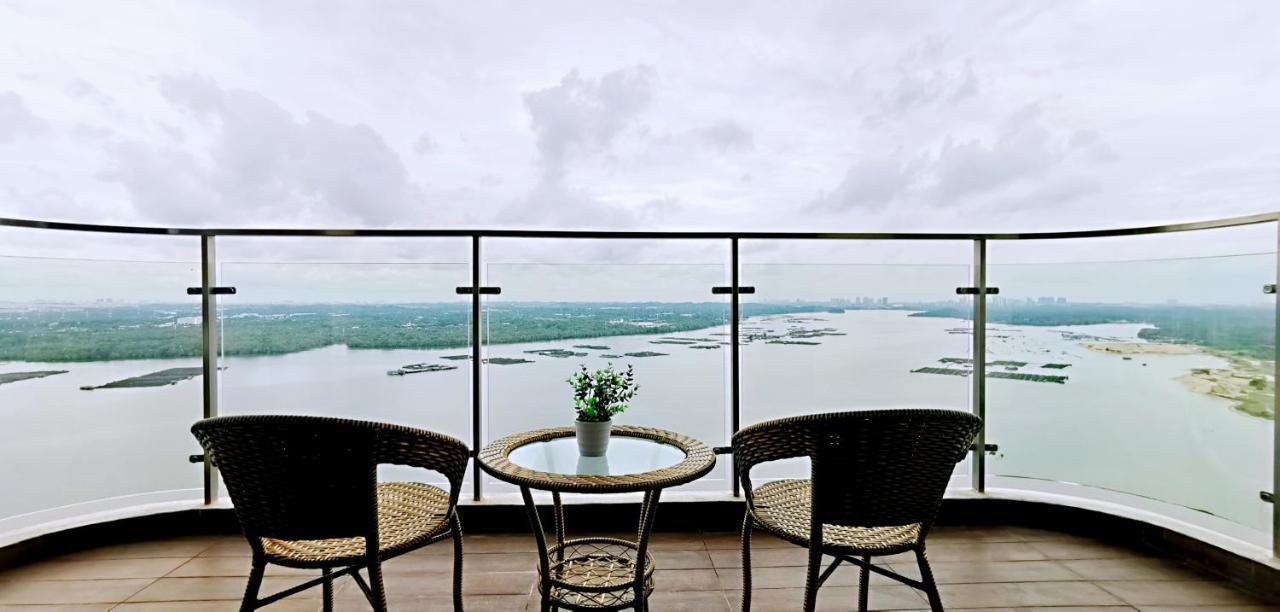 Superb Seaview Royal Strand Danga Bay Country Garden Apartment Джохор Бахру Екстериор снимка